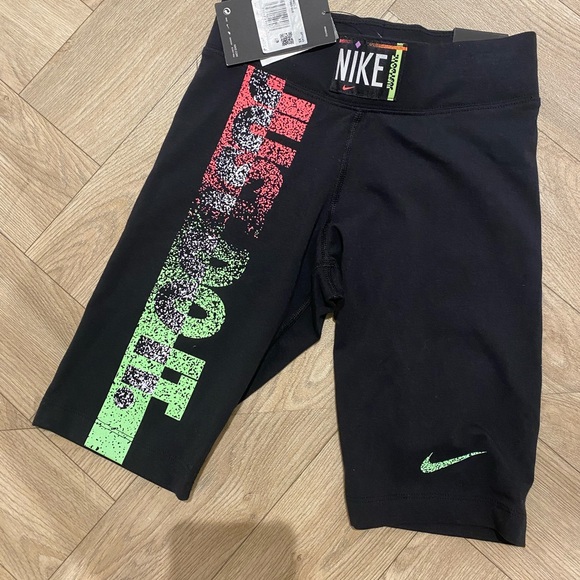 Nike Pants - New with tags Womens Nike running cycling gym shorts size XS